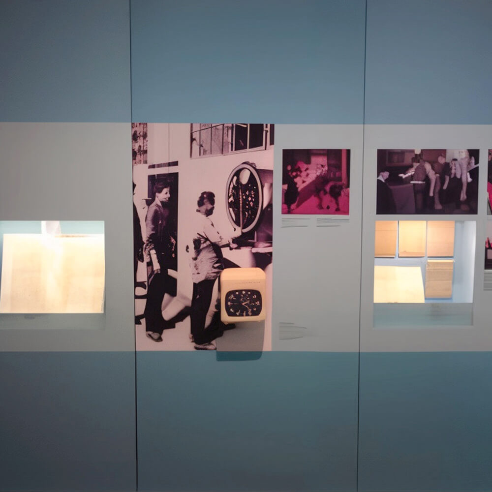 Exhibitions-Museum | Museum für Kommunikation, "Money Talks" Exhibition - Digital prints mounted on MDF boards